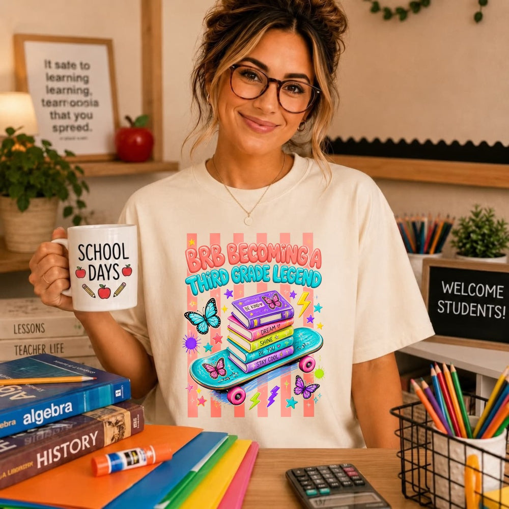 Cute Retro Style Classic T-Shirt Brb Becoming A Third Grade Legend Books Skateboard Butterflies Desi
